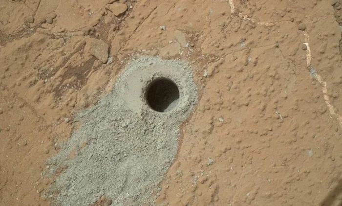 Марсоход Curiosity обнаружил на Марсе очень длинноцепочечные органические молекулы